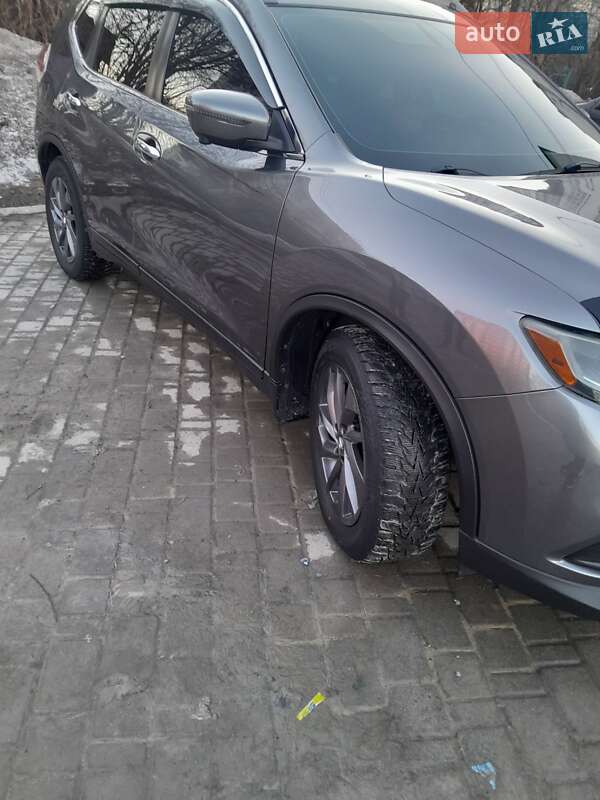 Внедорожник / Кроссовер Nissan Rogue 2016 в Ивано-Франковске