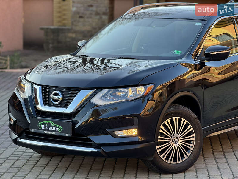 Внедорожник / Кроссовер Nissan Rogue 2018 в Мукачево