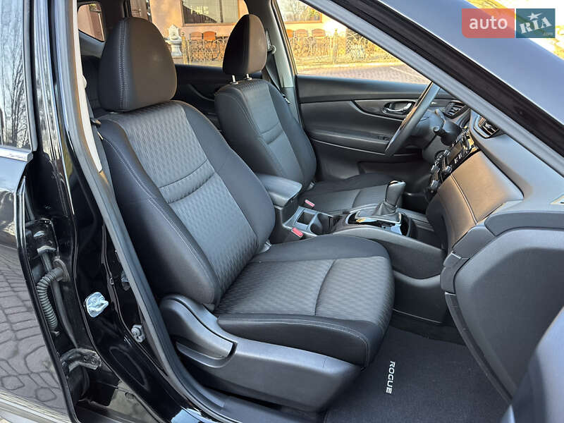 Внедорожник / Кроссовер Nissan Rogue 2018 в Мукачево