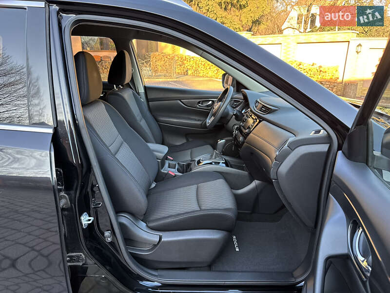 Внедорожник / Кроссовер Nissan Rogue 2018 в Мукачево