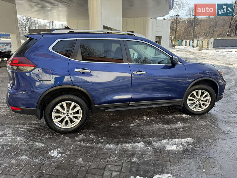 Внедорожник / Кроссовер Nissan Rogue 2017 в Днепре