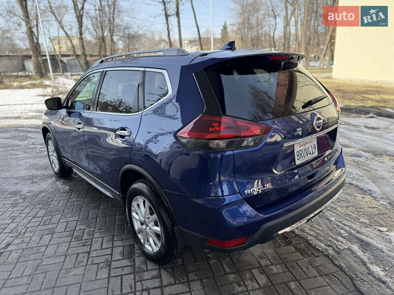 Внедорожник / Кроссовер Nissan Rogue 2017 в Днепре