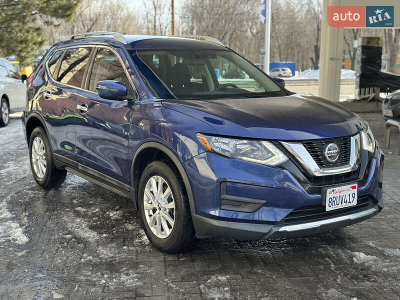 Внедорожник / Кроссовер Nissan Rogue 2017 в Днепре