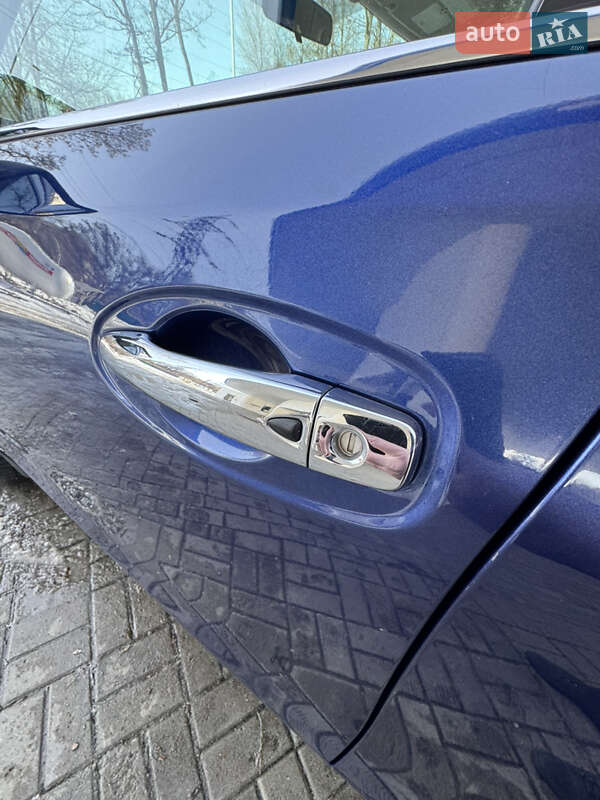 Внедорожник / Кроссовер Nissan Rogue 2017 в Днепре