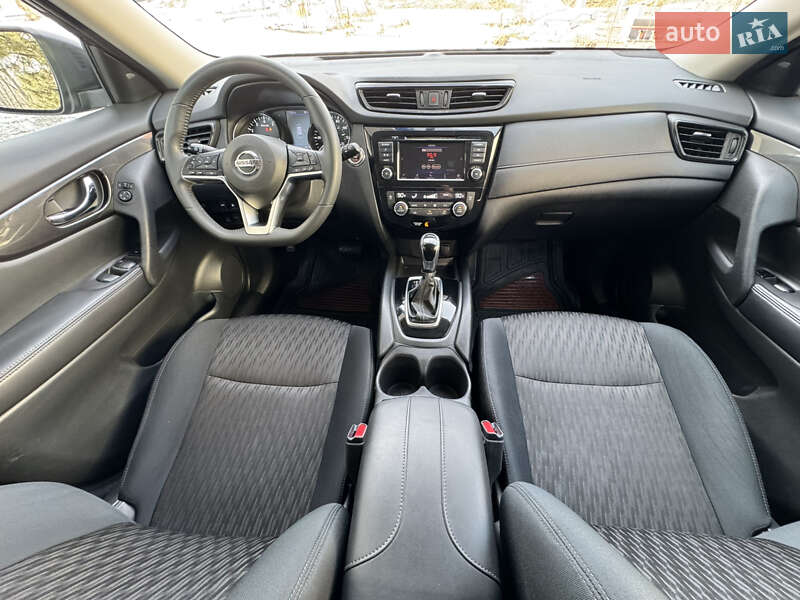 Внедорожник / Кроссовер Nissan Rogue 2017 в Днепре