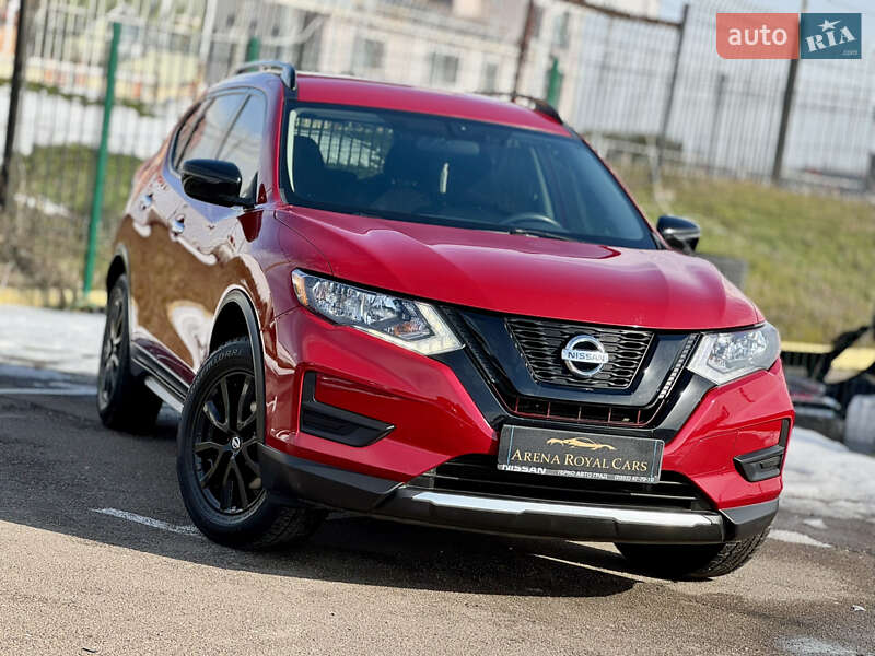 Внедорожник / Кроссовер Nissan Rogue 2017 в Киеве