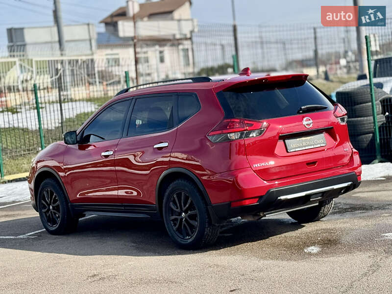 Внедорожник / Кроссовер Nissan Rogue 2017 в Киеве