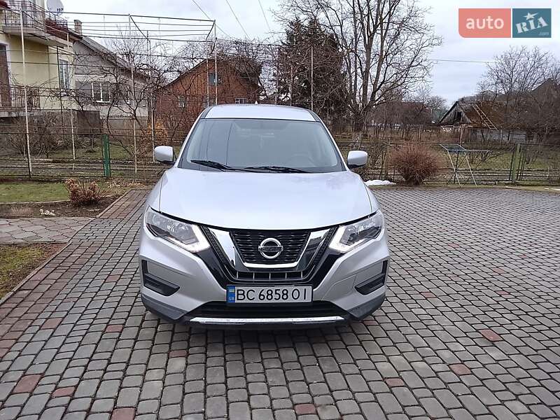 Внедорожник / Кроссовер Nissan Rogue 2016 в Самборе