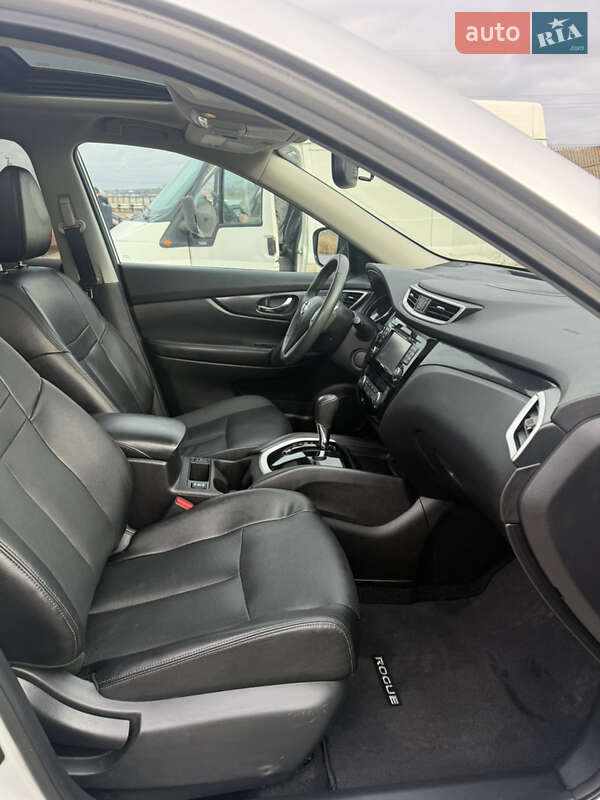 Внедорожник / Кроссовер Nissan Rogue 2015 в Николаеве