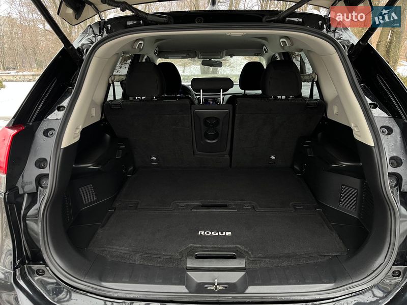 Внедорожник / Кроссовер Nissan Rogue 2017 в Черкассах