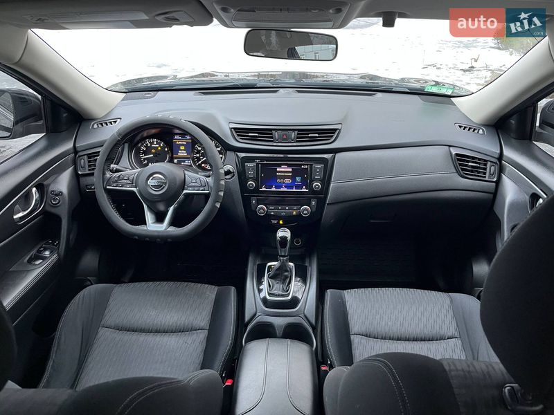 Внедорожник / Кроссовер Nissan Rogue 2017 в Черкассах