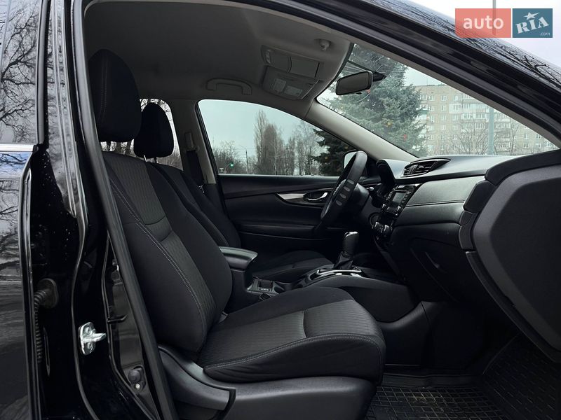 Внедорожник / Кроссовер Nissan Rogue 2017 в Черкассах