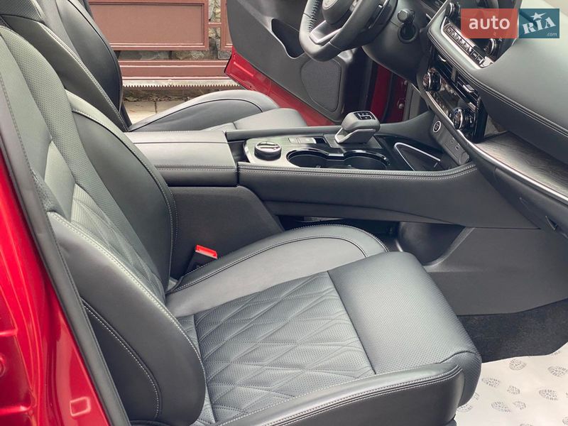 Внедорожник / Кроссовер Nissan Rogue 2023 в Дрогобыче