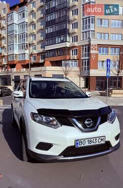 Внедорожник / Кроссовер Nissan Rogue 2016 в Умани