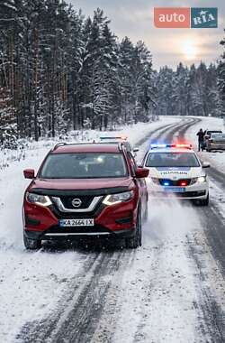 Позашляховик / Кросовер Nissan Rogue 2016 в Бучі