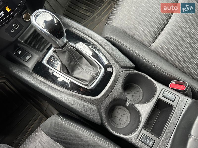 Внедорожник / Кроссовер Nissan Rogue 2019 в Киеве