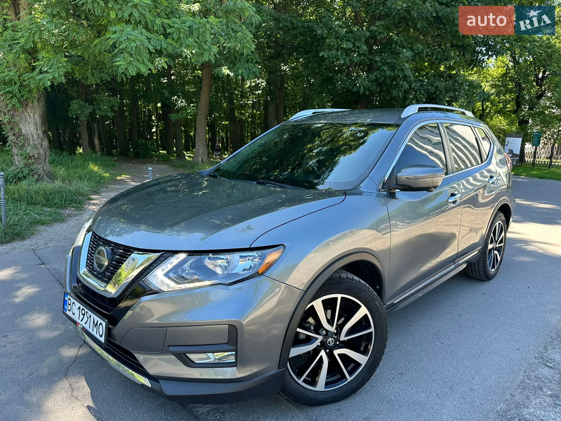 2019 Nissan Rogue - мініатюра 2