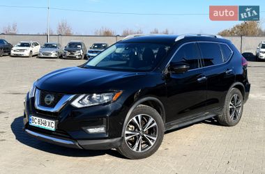 Позашляховик / Кросовер Nissan Rogue 2017 в Львові