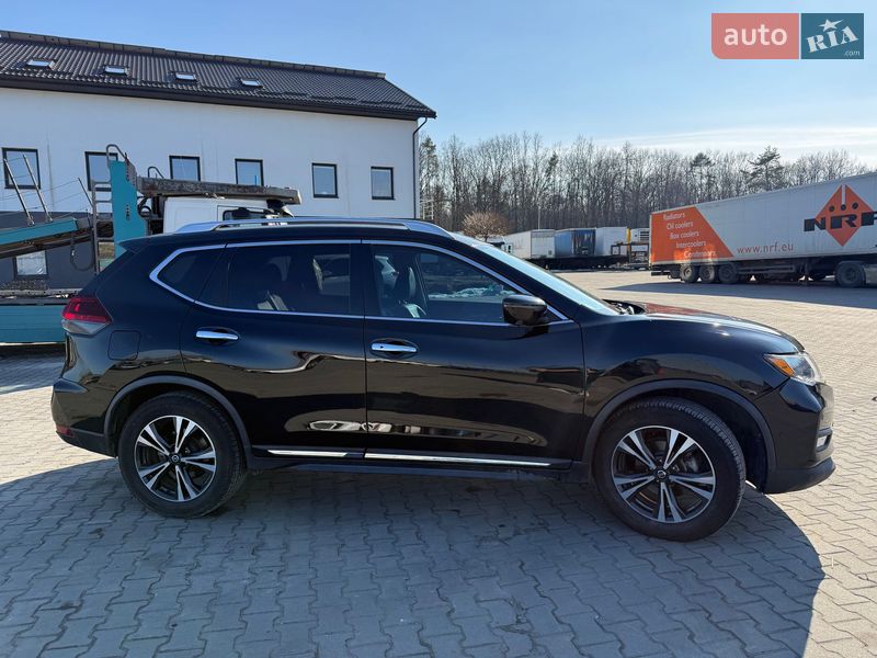 Внедорожник / Кроссовер Nissan Rogue 2017 в Львове