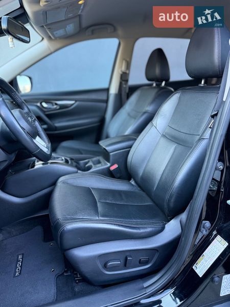 Внедорожник / Кроссовер Nissan Rogue 2017 в Львове