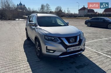 Позашляховик / Кросовер Nissan Rogue 2017 в Шептицькому
