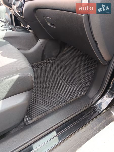 Внедорожник / Кроссовер Nissan Rogue 2019 в Киеве