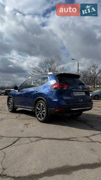 Внедорожник / Кроссовер Nissan Rogue 2017 в Кропивницком