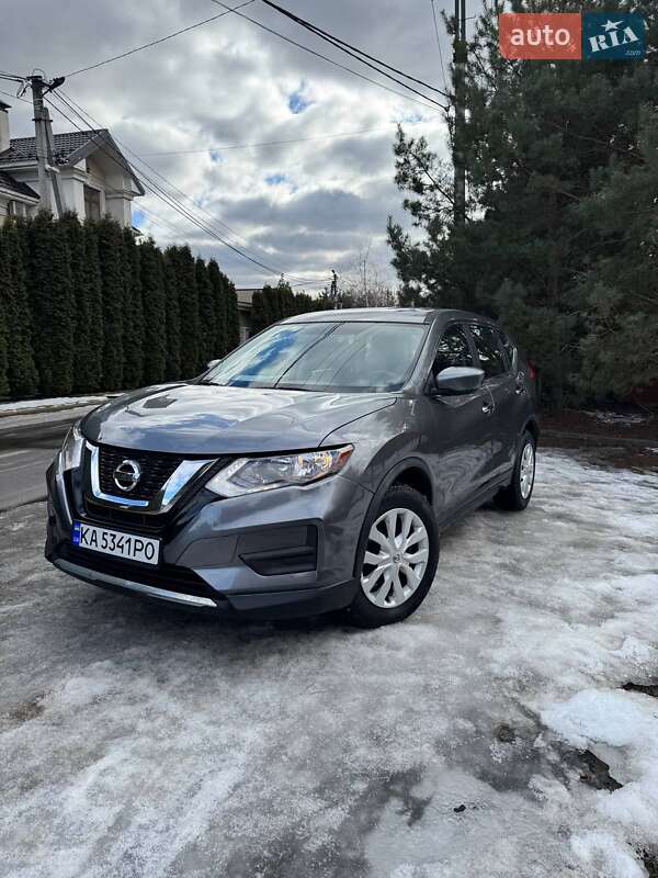 Внедорожник / Кроссовер Nissan Rogue 2016 в Киеве