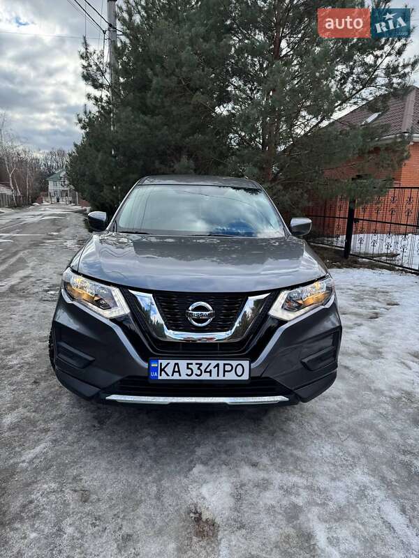 Внедорожник / Кроссовер Nissan Rogue 2016 в Киеве