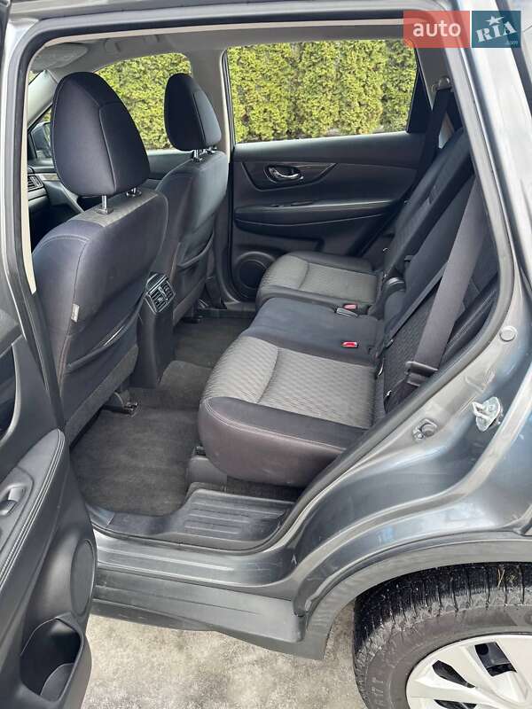 Внедорожник / Кроссовер Nissan Rogue 2016 в Киеве