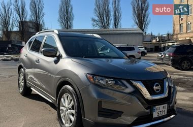 Внедорожник / Кроссовер Nissan Rogue 2017 в Киеве