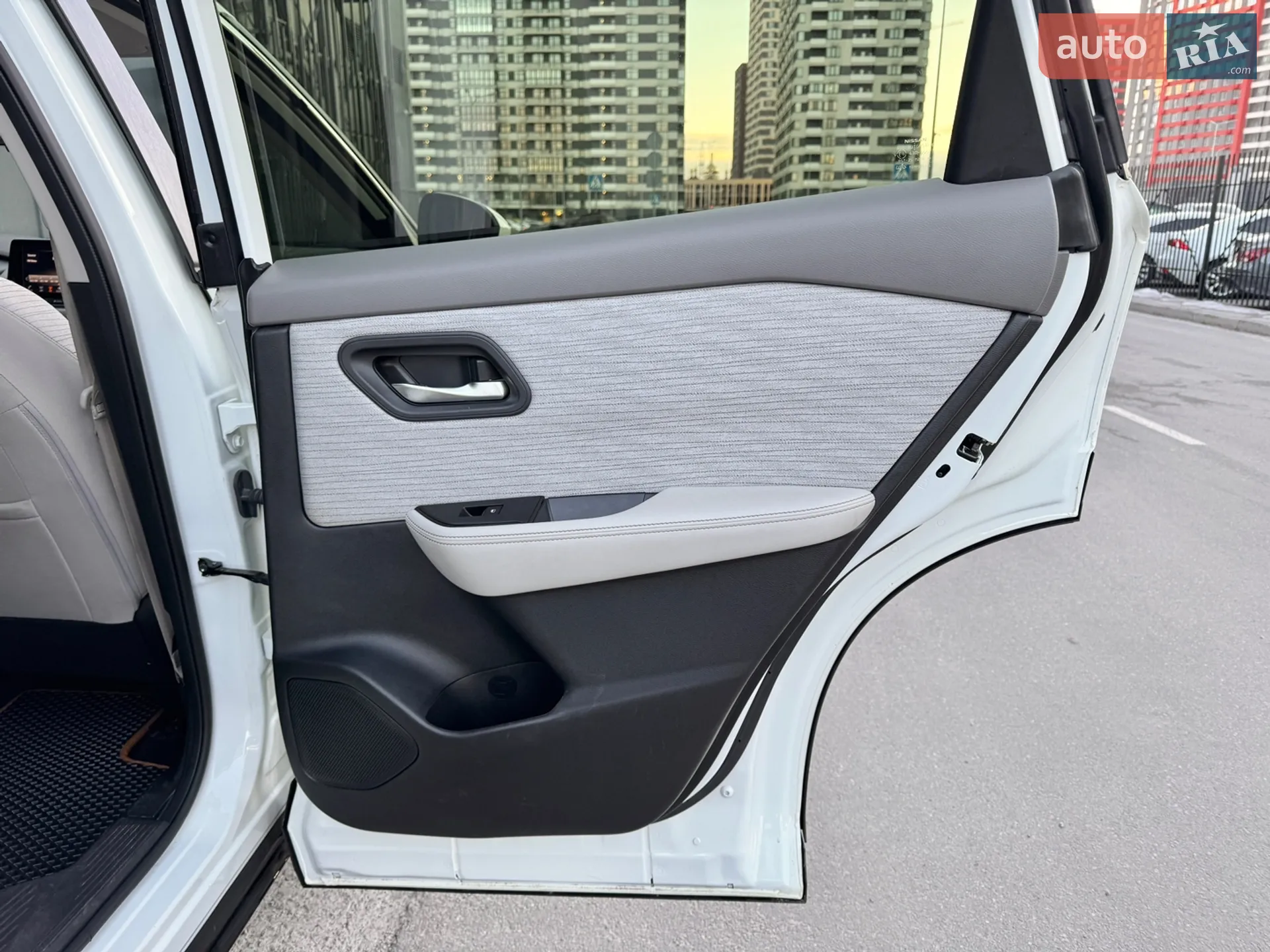 2023 Nissan Rogue - мініатюра 24