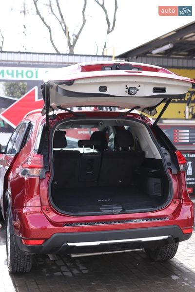 Внедорожник / Кроссовер Nissan Rogue 2018 в Александрие