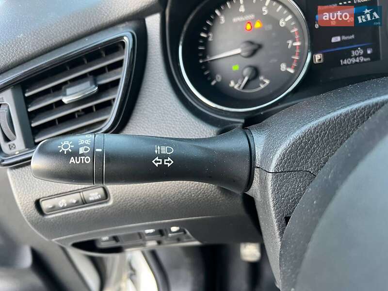 Позашляховик / Кросовер Nissan Rogue 2018 в Львові