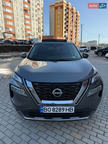Внедорожник / Кроссовер Nissan Rogue 2023 в Тернополе