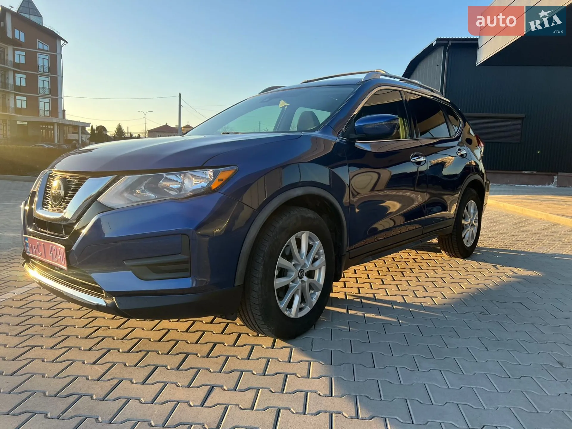2019 Nissan Rogue - мініатюра 2
