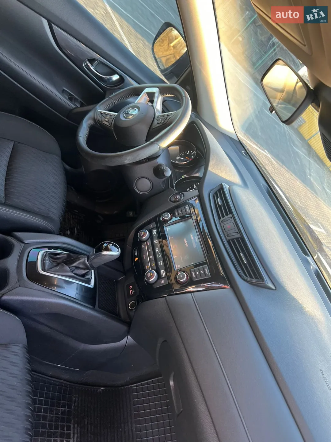 2019 Nissan Rogue - мініатюра 14