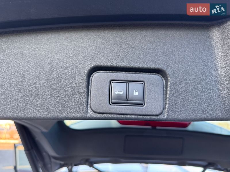 Внедорожник / Кроссовер Nissan Rogue 2021 в Киеве