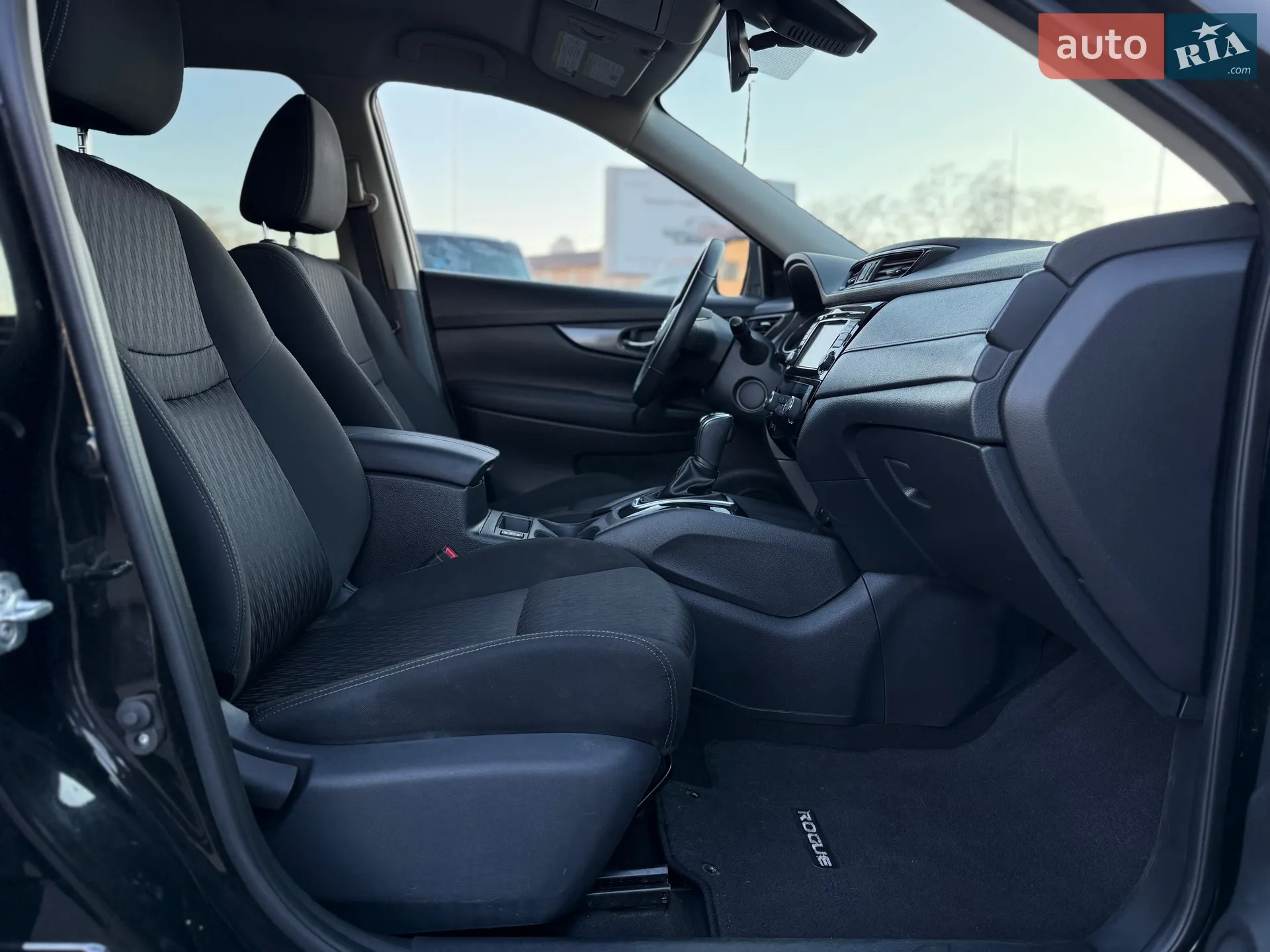 2019 Nissan Rogue - мініатюра 17