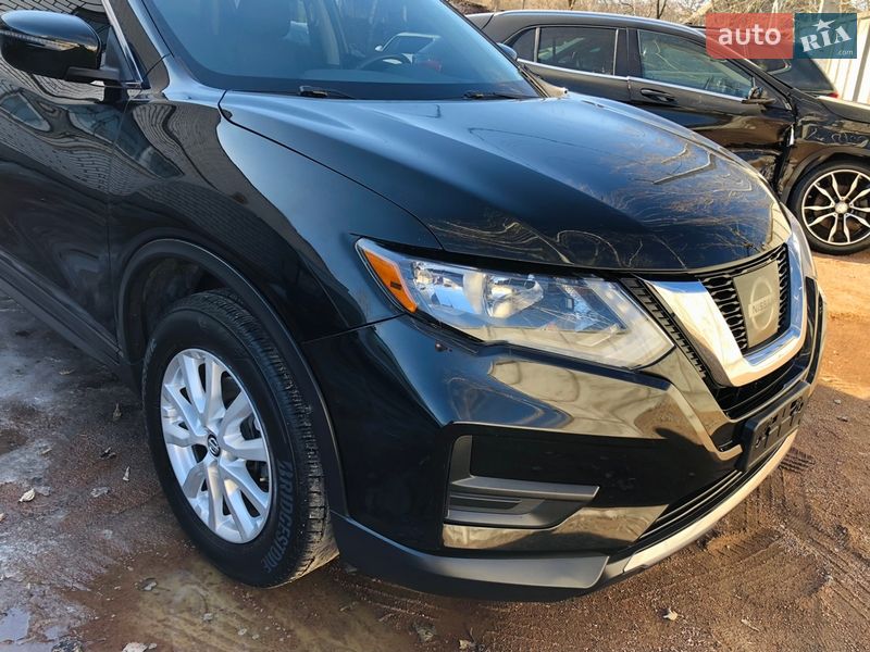 Внедорожник / Кроссовер Nissan Rogue 2017 в Ирпене