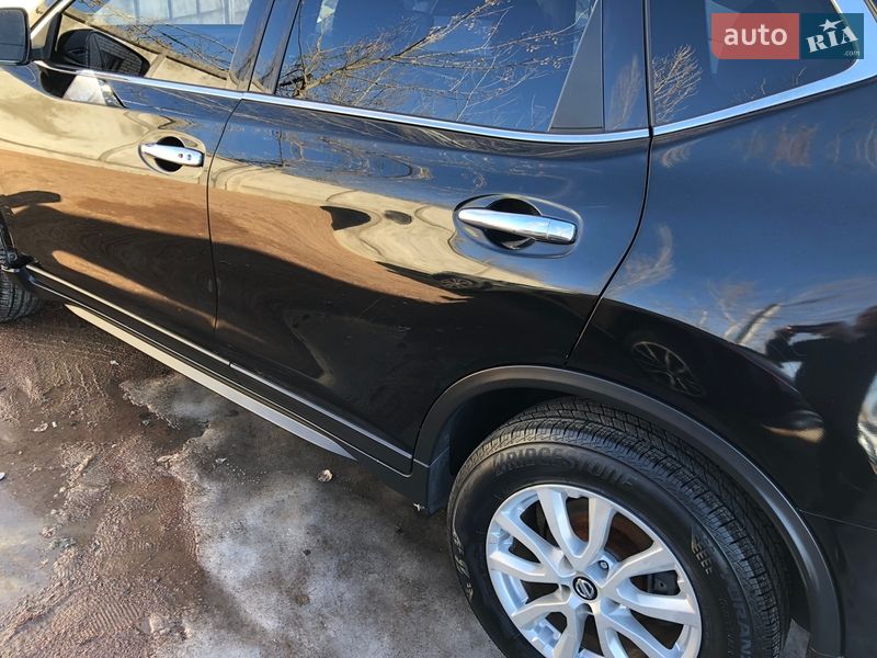 Внедорожник / Кроссовер Nissan Rogue 2017 в Ирпене