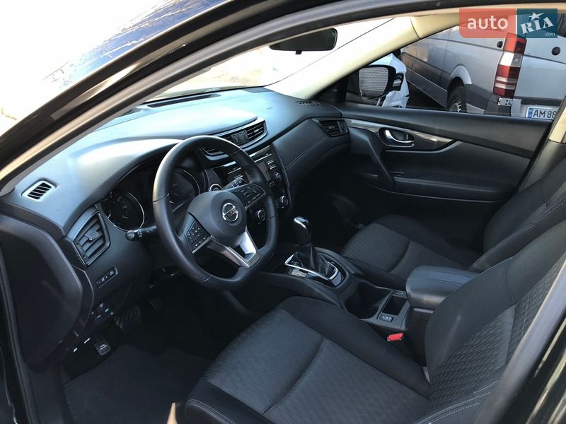 Внедорожник / Кроссовер Nissan Rogue 2017 в Ирпене