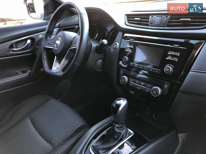 Внедорожник / Кроссовер Nissan Rogue 2017 в Ирпене