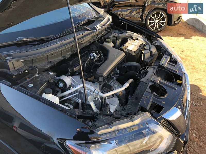 Внедорожник / Кроссовер Nissan Rogue 2017 в Ирпене