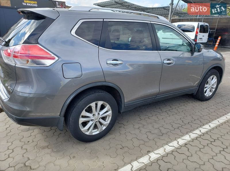 Внедорожник / Кроссовер Nissan Rogue 2015 в Киеве
