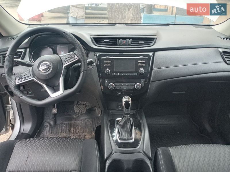 Внедорожник / Кроссовер Nissan Rogue 2017 в Кривом Роге