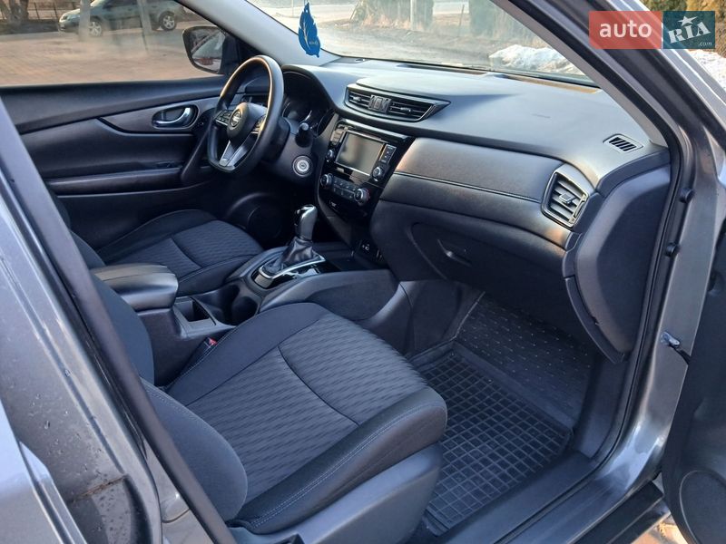 Внедорожник / Кроссовер Nissan Rogue 2018 в Кременце