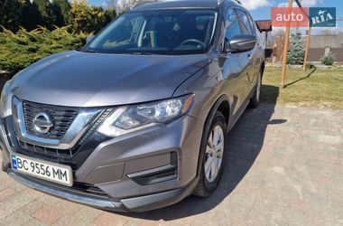 Внедорожник / Кроссовер Nissan Rogue 2016 в Добромиле