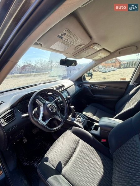 Внедорожник / Кроссовер Nissan Rogue 2017 в Кельменцах