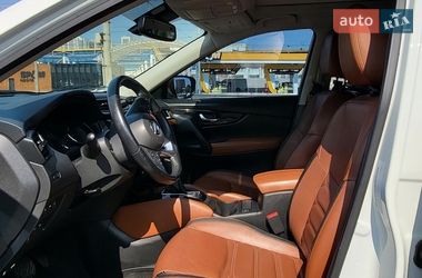 Внедорожник / Кроссовер Nissan Rogue 2016 в Киеве